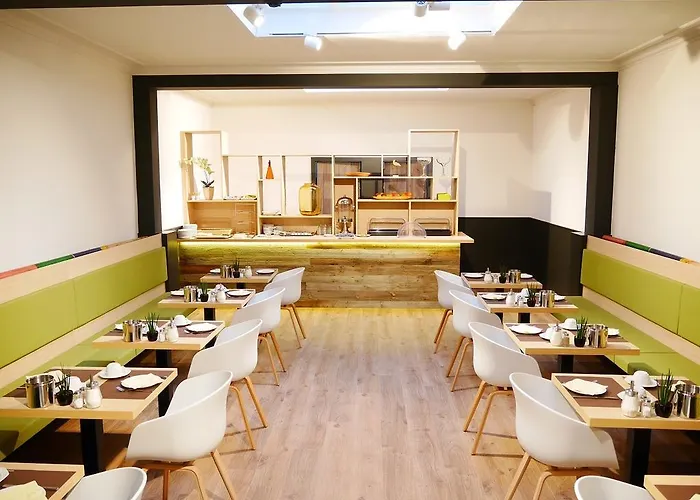 Albert Plage 3* קנוקה-הייסט